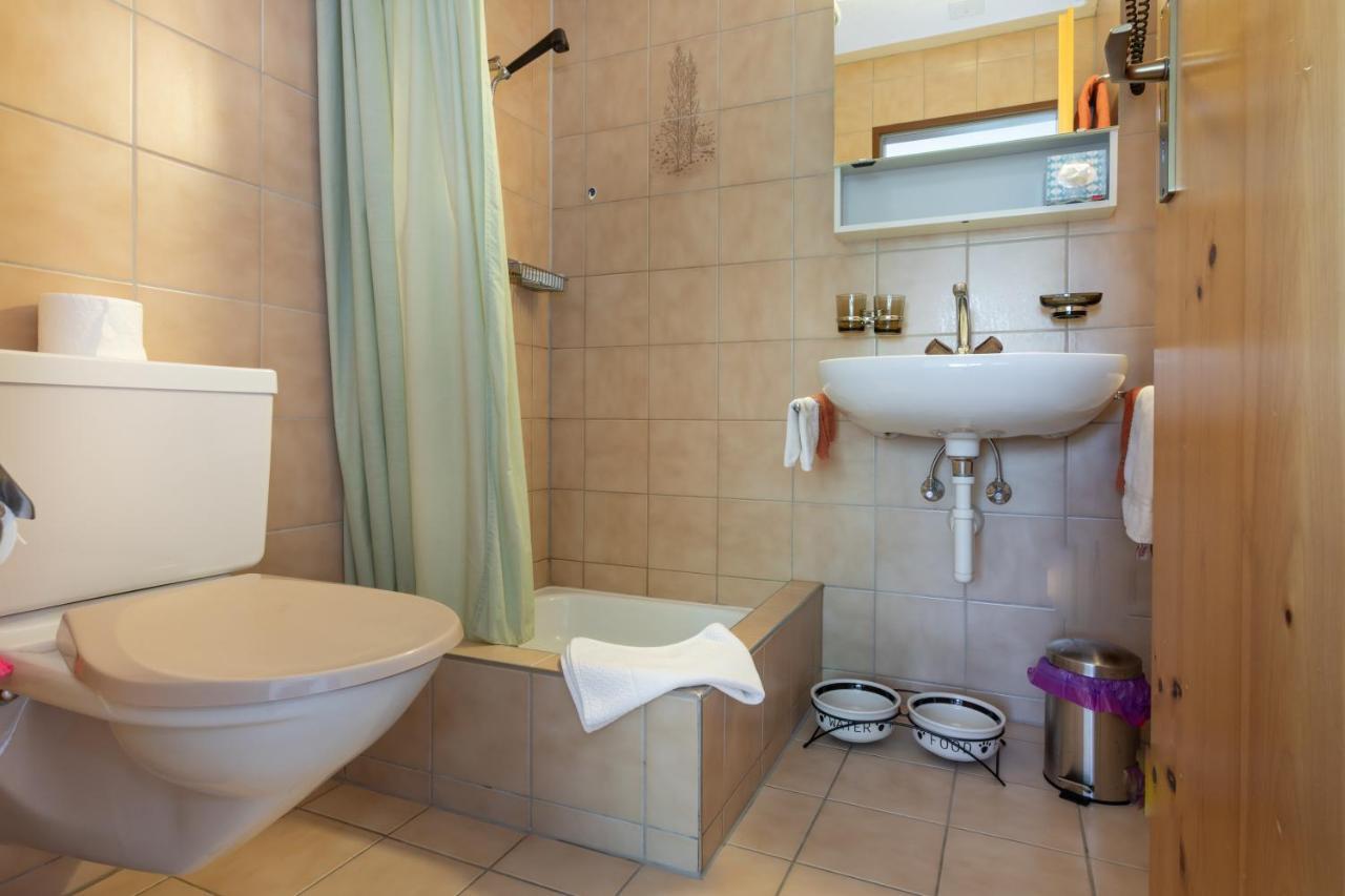 Hotel Gravas Lodge - Das Hotel Fuer Gaeste Mit Hund Vella 外观 照片